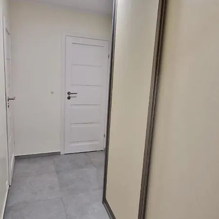 Z 2 Sypialniami I 2 Lazienkami