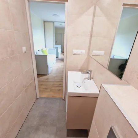 Z 2 Sypialniami I 2 Lazienkami Гдыня