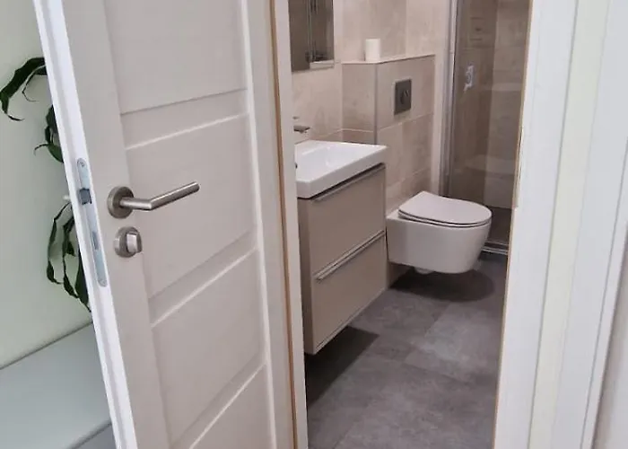 Z 2 Sypialniami I 2 Lazienkami